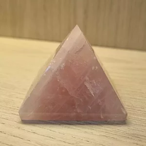 Pirâmide de Quartzo Rosa